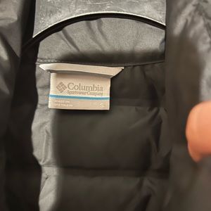 Columbia Black Vest!!